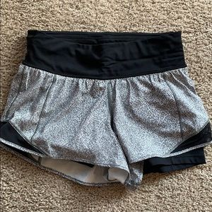 Lululemon shorts w/ built in spandex